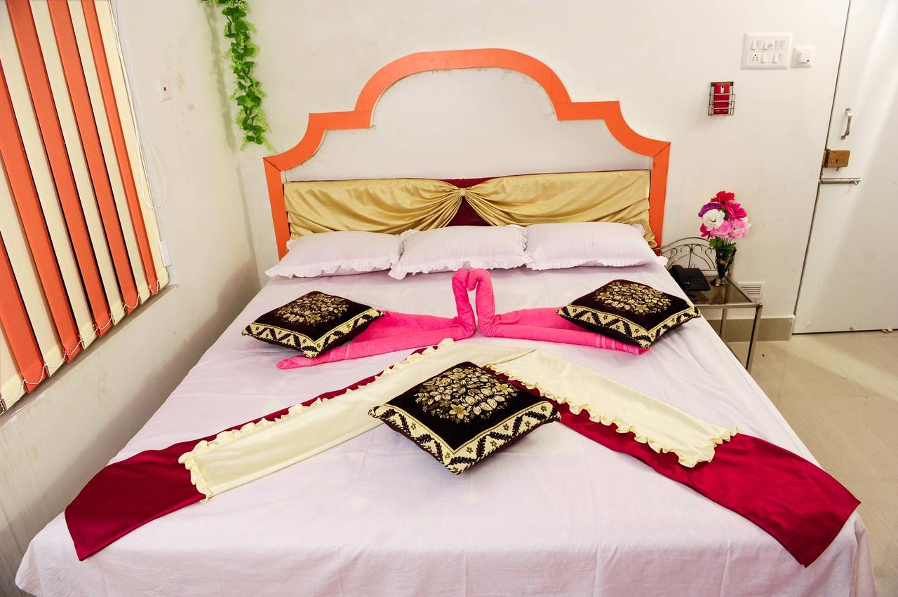 Jayanti Hotel Tarapith Bagian luar foto
