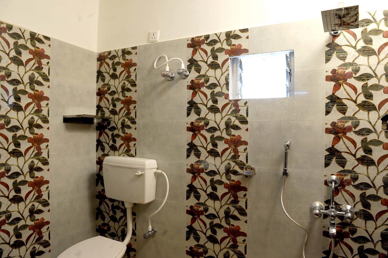 Jayanti Hotel Tarapith Bagian luar foto