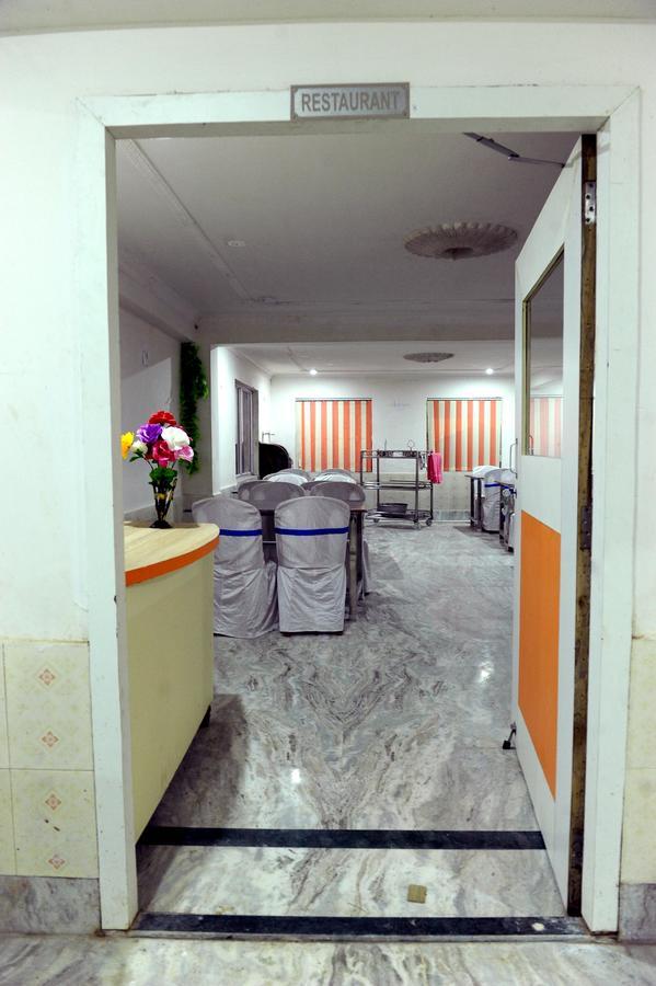 Jayanti Hotel Tarapith Bagian luar foto